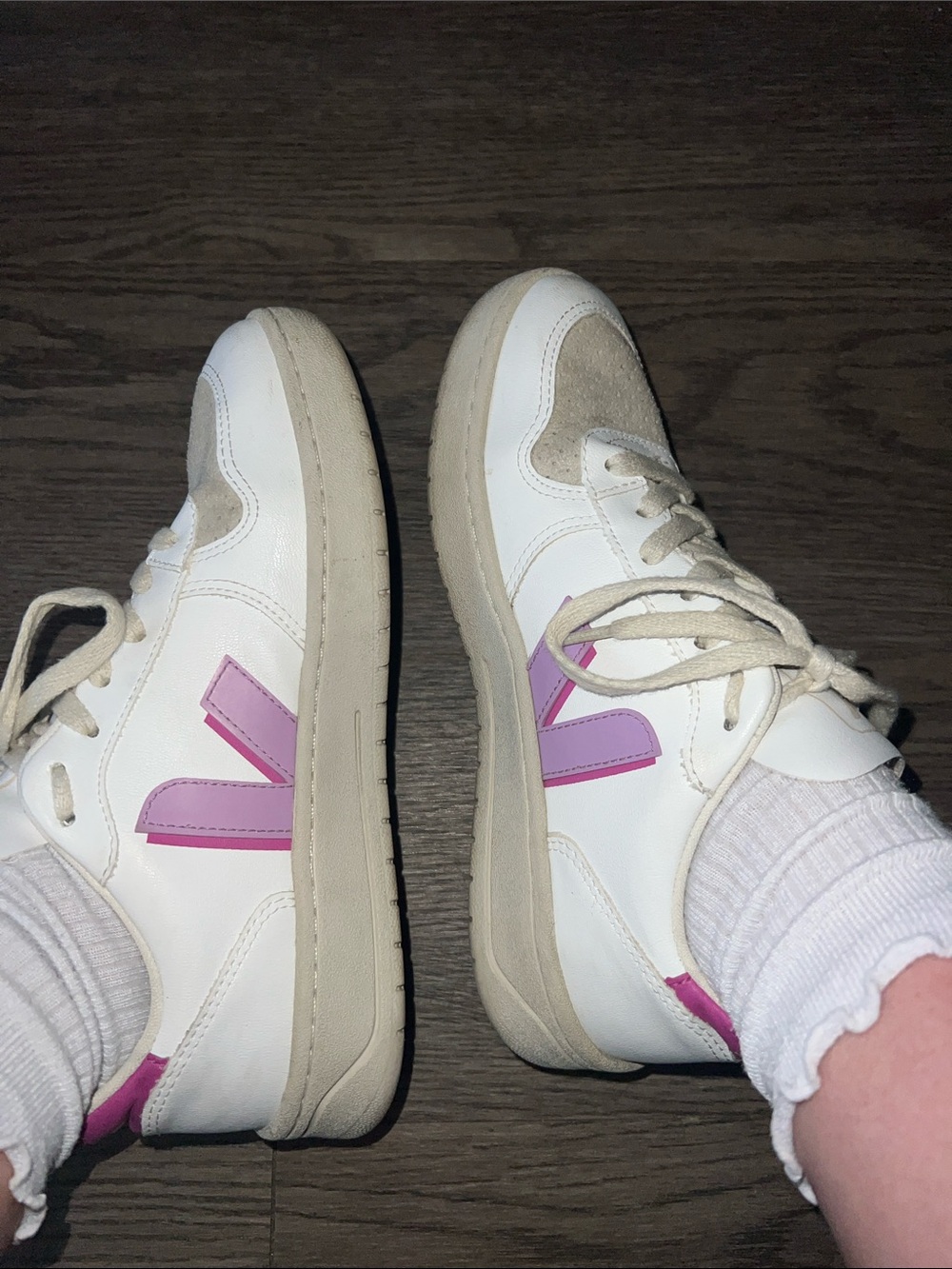 VEJA White and Lavender Women's Casual Sneakers